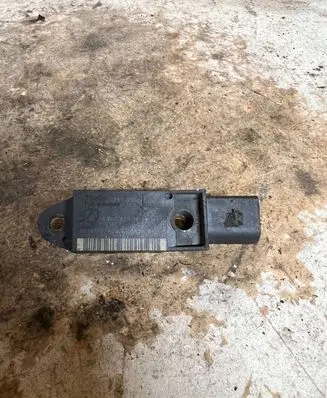 Mercedes-Benz E W211 Airbag deployment crash/impact sensor A0028202726 25571203A 95571203