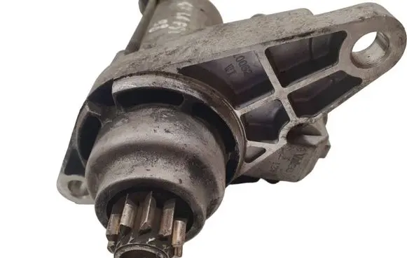 Volkswagen Golf V Starter motor 02T911023S