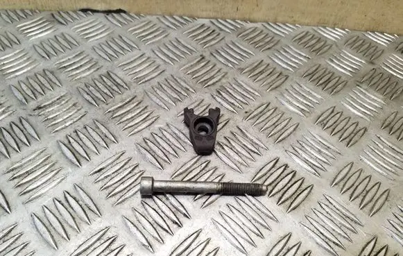 Land Rover Freelander 2 - LR2 Fuel Injector clamp holder