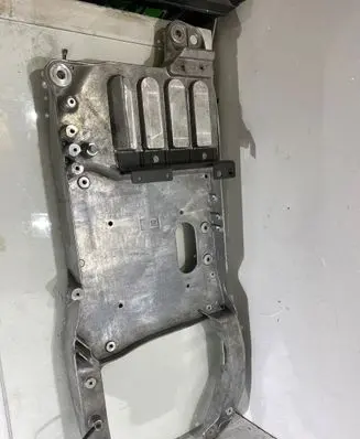 BMW iX Battery tray 9871498