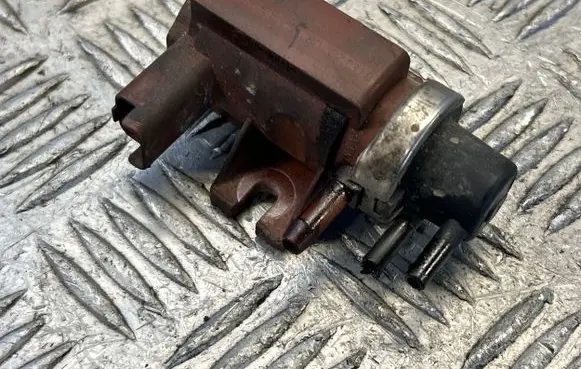 Peugeot 308 SW Turbo solenoid valve 70096803 07T318 9652570180