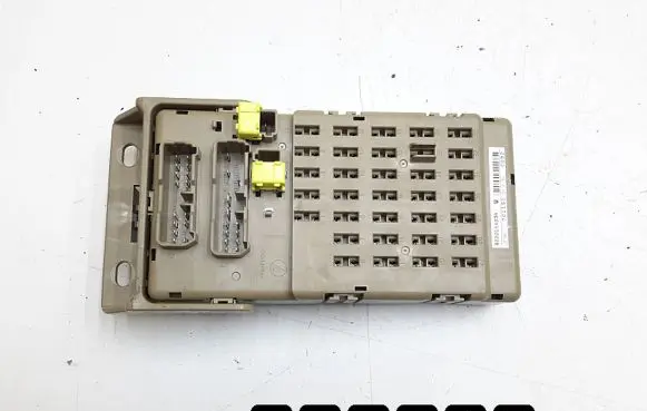 Subaru B9 Tribeca Fuse module 82201xa03a