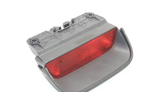 Honda CR-V Third/center stoplight P6939