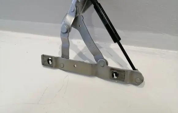 Porsche Boxster 986 Tailgate/trunk/boot hinge 98651215101