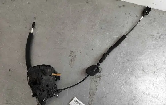 Renault Zoe Rear door lock 825037100R