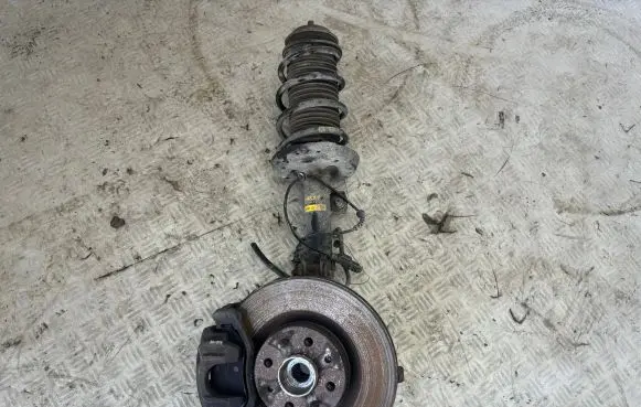 Alfa Romeo Mito Front wheel hub spindle knuckle