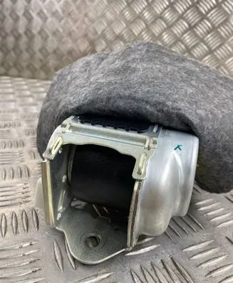 Audi Q7 4M Third row seat belt 4M0857811B