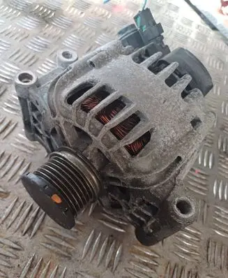 Peugeot 208 Generator/alternator 6154848003 2612380C 214049418