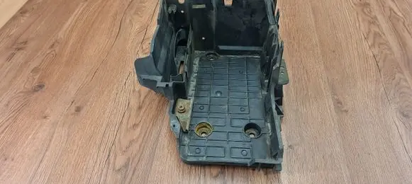 Renault Espace IV Battery box tray 8200430538