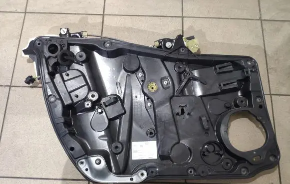 Mercedes-Benz CLA C117 X117 W117 Front door electric window regulator A1177200179 A1177230114