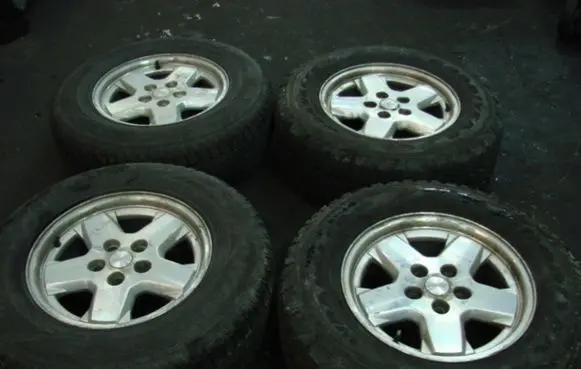 Jeep Cherokee R16 alloy rim 