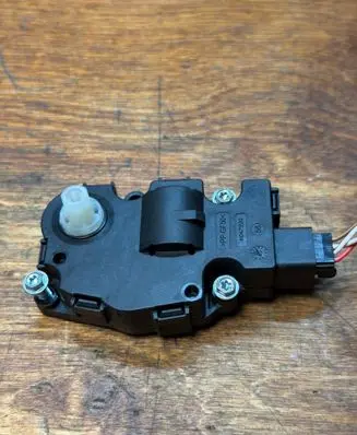 Audi A5 Sportback 8TA Air flap motor/actuator 412650750 K9749005 EFB330