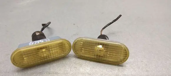 Volkswagen Bora Front fender indicator light 1J5949117 4143
