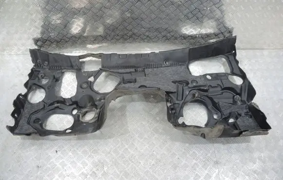 Mercedes-Benz C W205 Other engine bay part