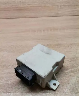 Toyota Avensis T250 Window wiper relay 150696