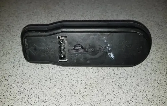 BMW 5 E39 Tail light bulb cover holder 8371324