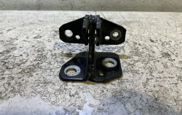 Dodge Durango Front door lower hinge 