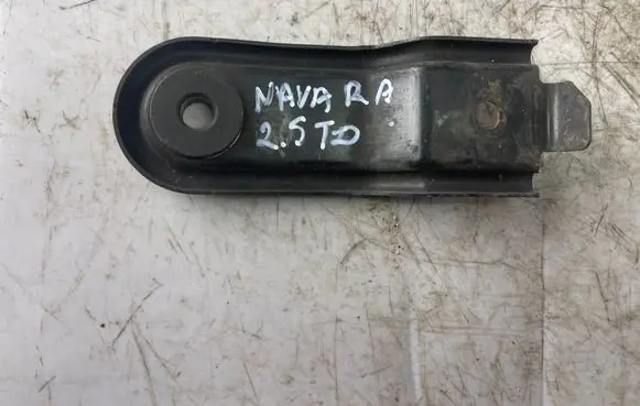Nissan Navara D40 Radiator mount bracket