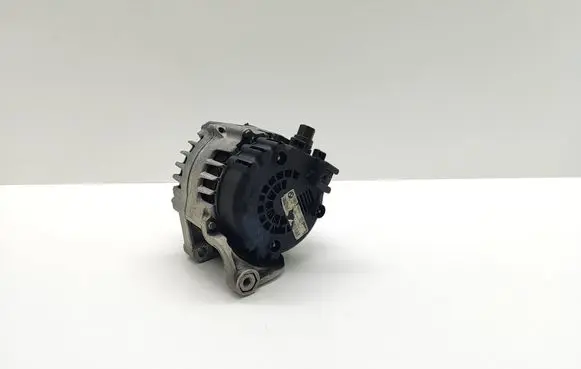 BMW 5 E60 E61 Generator/alternator 7802261 7802261AI05 2543461D