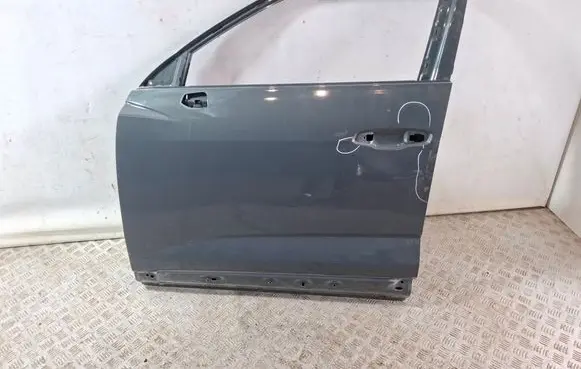 Audi Q3 F3 Front door