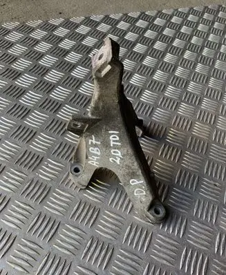 Audi A4 S4 B7 8E 8H Engine mounting bracket 8E0199308AF 89901 AS112C01