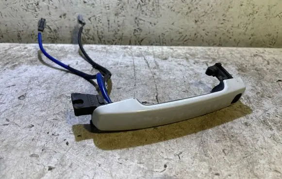 Nissan Qashqai+2 Front door exterior handle 80640