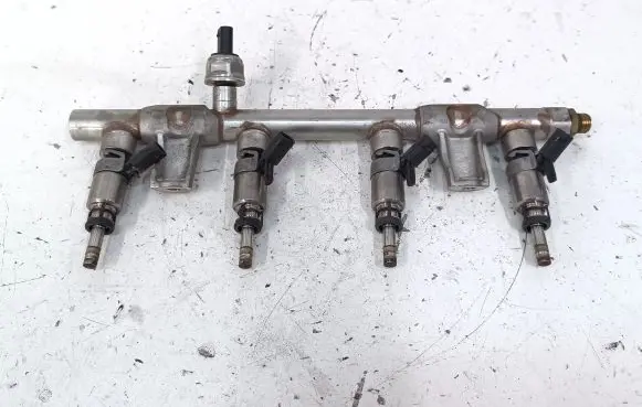 Volkswagen PASSAT B8 USA Fuel injectors set 06L133317L 0261500348 06J138036B
