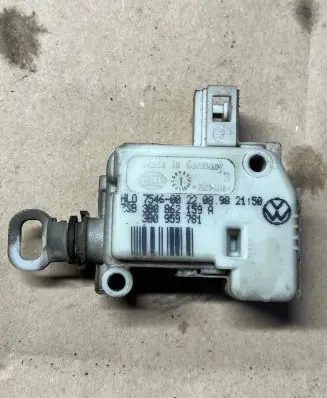 Audi A6 S6 C5 4B Tailgate boot lock/latch motor 3B0862159A 3B0959781