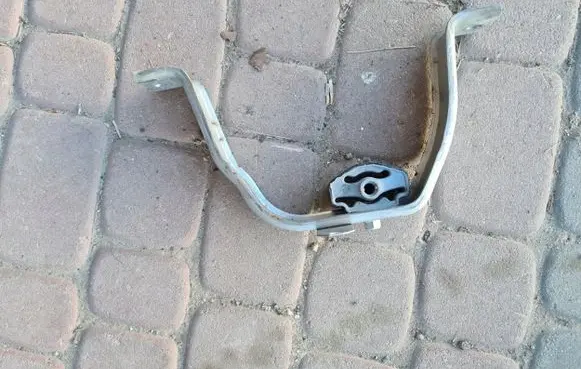 Muffler mount bracket/holder