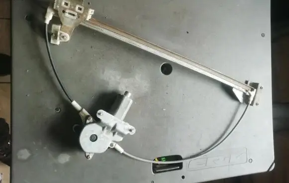 Mercedes-Benz Vito Viano W638 Front door window regulator with motor 0130821667