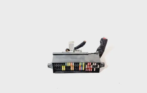 Audi Q3 8U Fuse module 6R0937615A TAB010513SJ TAB010513