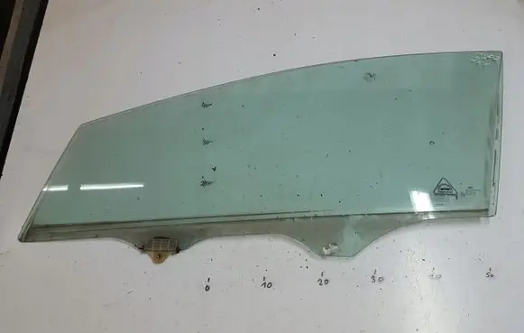 KIA Ceed Front door window glass four-door