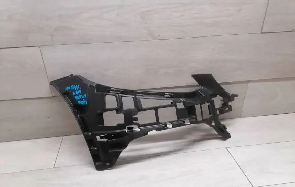 Mercedes-Benz C W205 Front bumper mounting bracket A2058850665