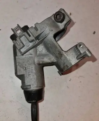 Volkswagen Golf III Ignition lock 357905851 VWLK101 KLO37046