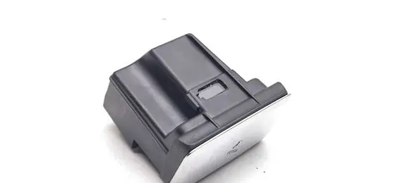 Volvo V70 Ashtray (front) 30672274
