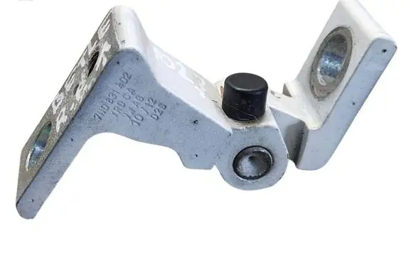 Volkswagen Beetle A5 Front door upper hinge 7N0831402