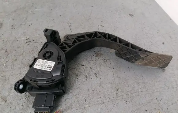Audi A4 S4 B8 8K Accelerator throttle pedal 8K1721523