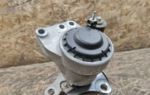 Ford Fusion II Engine mount bracket HG936F012AB