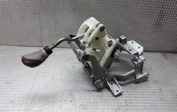 Mitsubishi Grandis Gear shifter/selector
