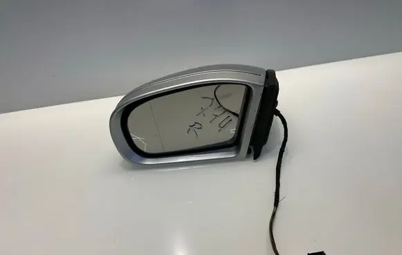 Mercedes-Benz C W203 Front door electric wing mirror