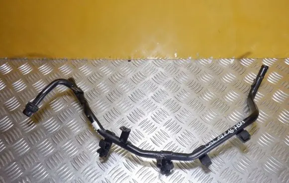 Audi A6 S6 C7 4G Engine coolant pipe/hose 04L122157BA