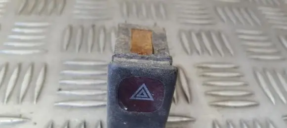 Volkswagen Jetta II Hazard light switch MR83DOT SAE-QC82