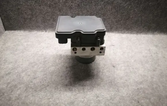 Chevrolet Camaro ABS Pump 84653128