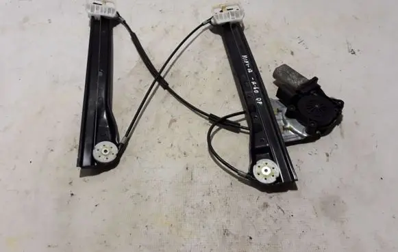 Front window lifting mechanism without motor