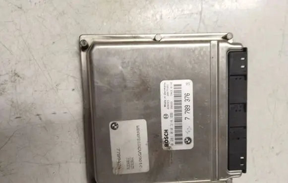 BMW 5 E39 Engine control unit/module 7789424