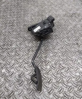Opel Zafira B Accelerator throttle pedal