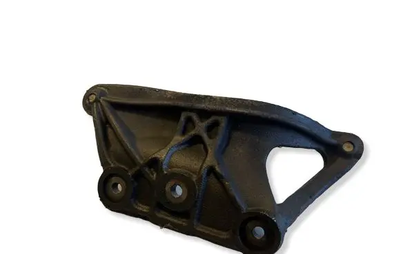 Jeep Cherokee Gearbox mounting bracket 53305007