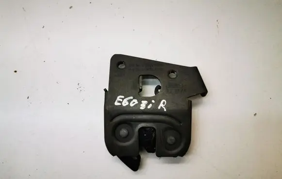 BMW 5 E60 E61 Seat back rest lock catch 7112864 7119460 52207112864