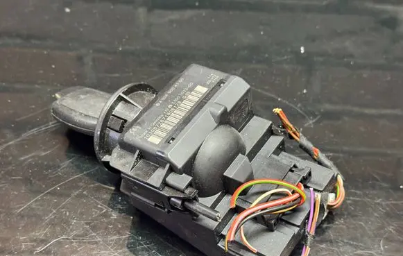 Mercedes-Benz Sprinter W906 Ignition lock A9069004100 3300302200 1030872871806128