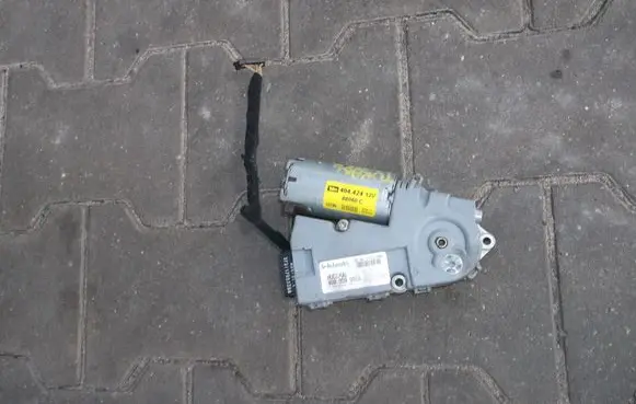 Volkswagen Touran I Sunroof motor/actuator 4B0959591G